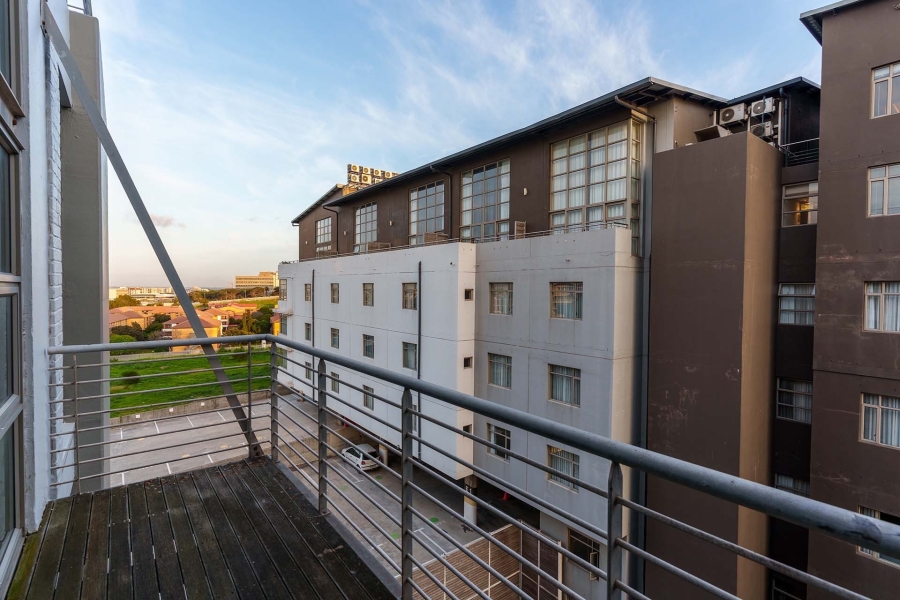 2 Bedroom Property for Sale in Woodstock Western Cape